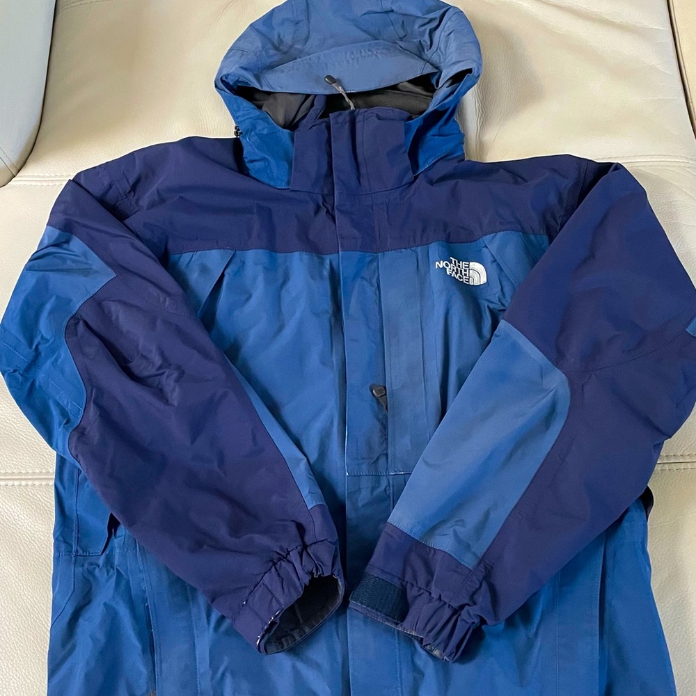 The North Face men’s GORE-TEX jacket size M